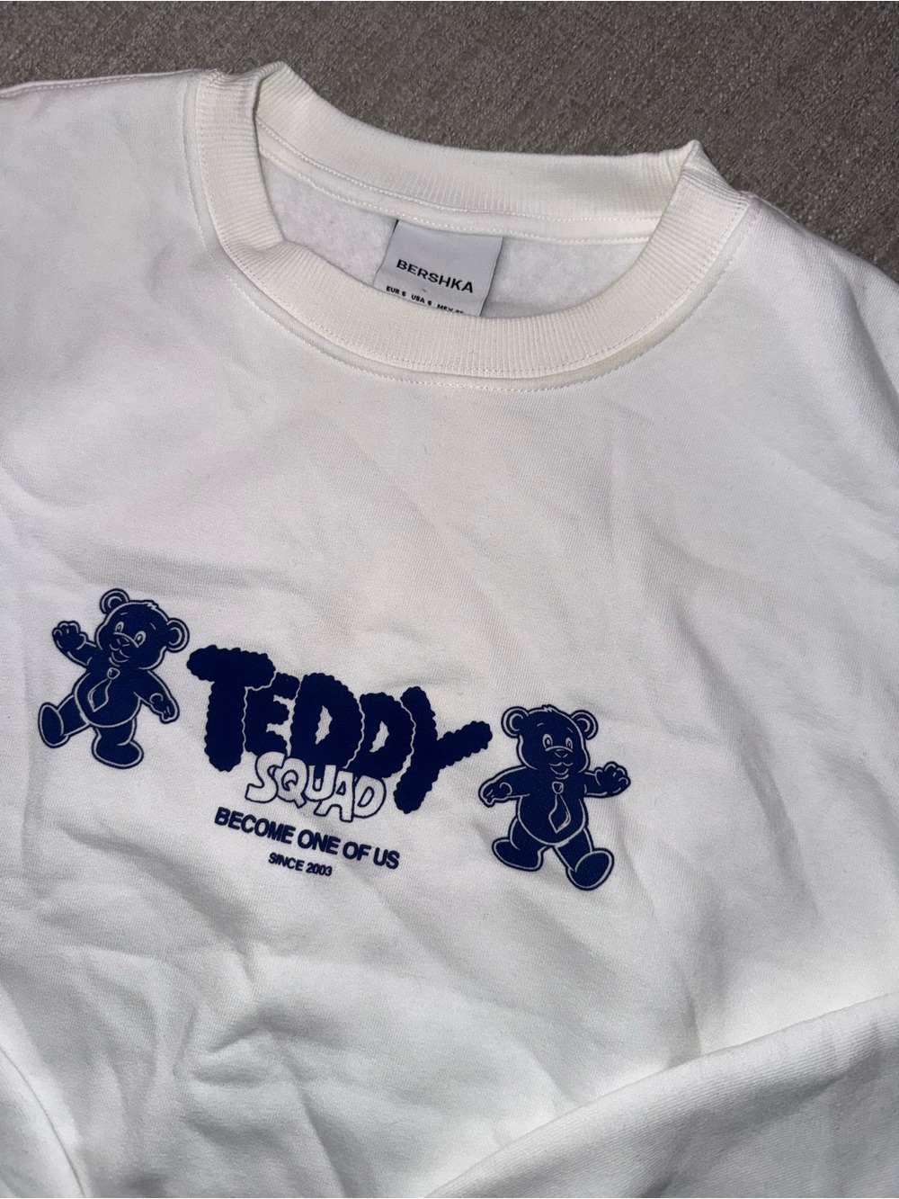 Bershka Teddy Squad Graphic Crewneck Sweatshirt White Navy Y2K - Picture 2 of 4